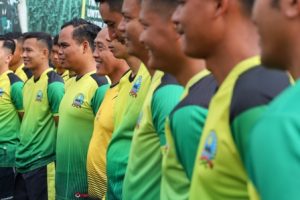 Prajurit Korem 074/Warastratama Mengikuti Apel Pagi