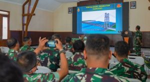 Prajurit TNI mengikuti Training Of Trainers (TOT) Pembangunan Jembatan Perintis Garuda