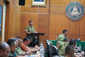 Danrem 074/Warastratama menyampaikan paparan mengenai kondisi wilayah dan upaya penguatan deteksi dini kepada Komisi I DPR RI saat Rapat Dengar Pendapat