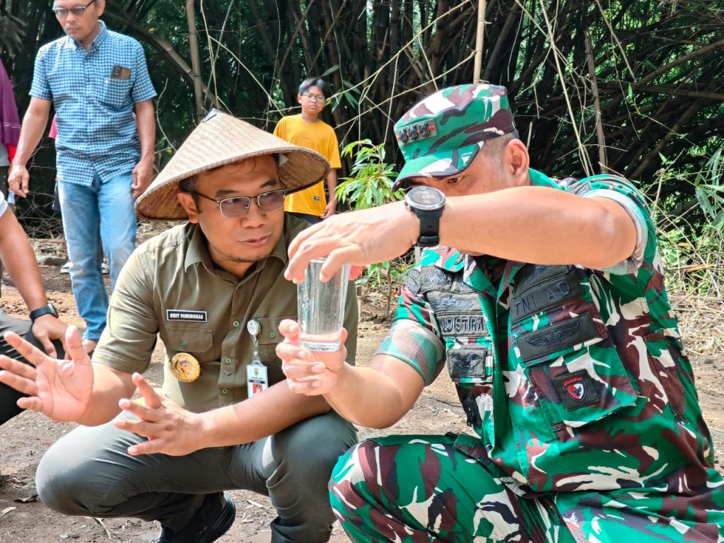 Sumur Bor TMMD Sragen Sudah Mengalir, Dingin Sebening Air Pegunungan