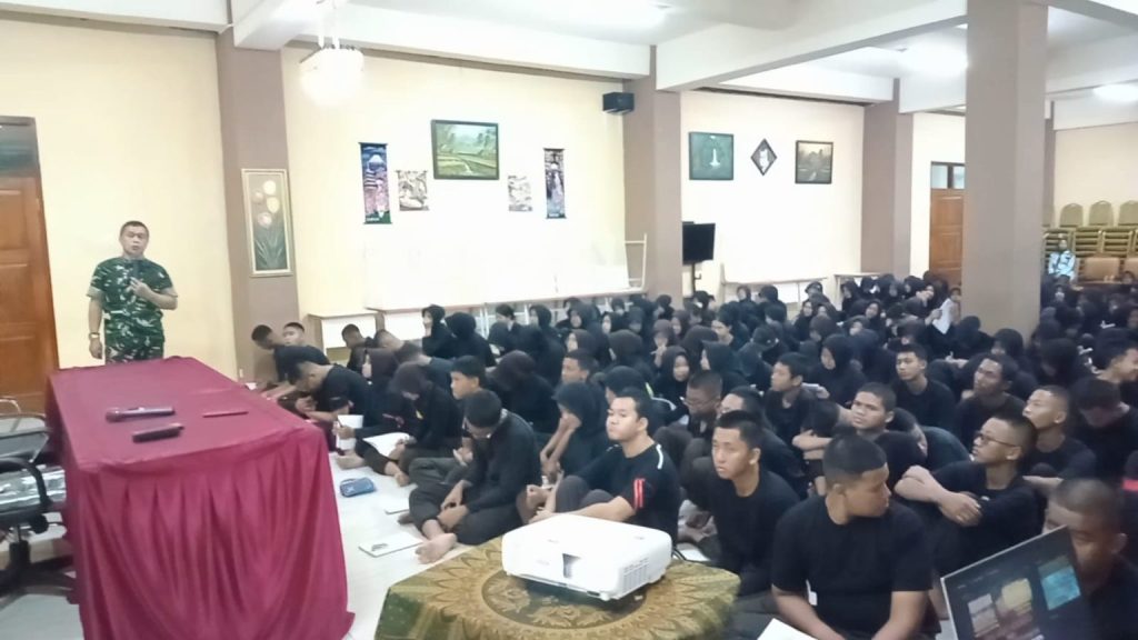 Tanamkan Nasionalisme dan Karakter Pelajar, Danramil 02/Banjarsari Berikan Materi Wawasan Kebangsaan